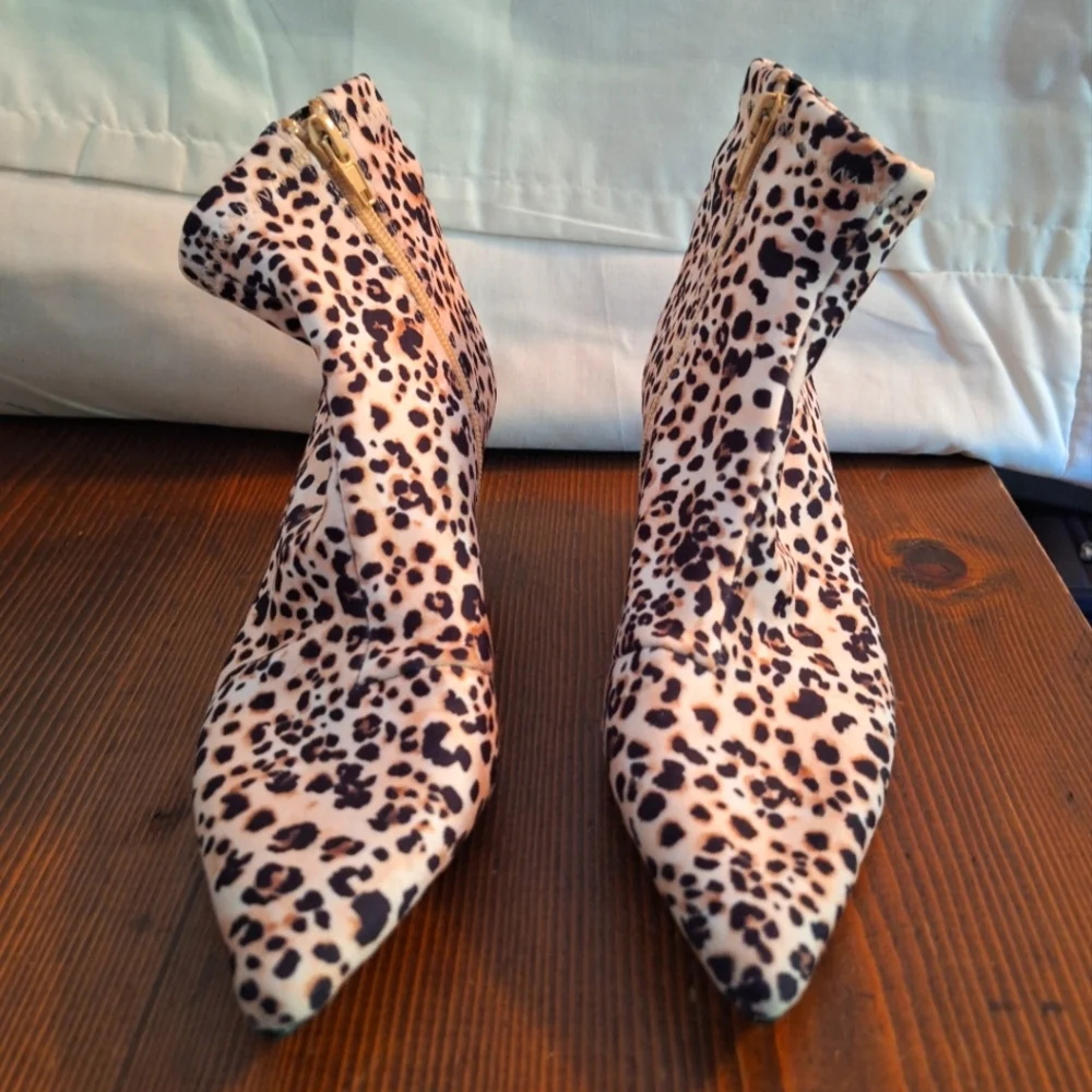 Betsy Johnson Cheetah Print Merona Booties With Red Kitten Heels Size 5.5